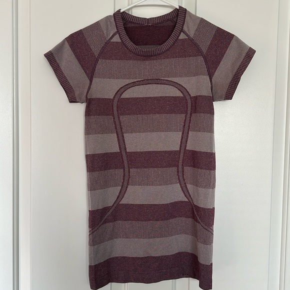 lululemon athletica Tops - Lululemon Swiftly Tech Short Sleeve Purple and Grey Size 4 Great Condition